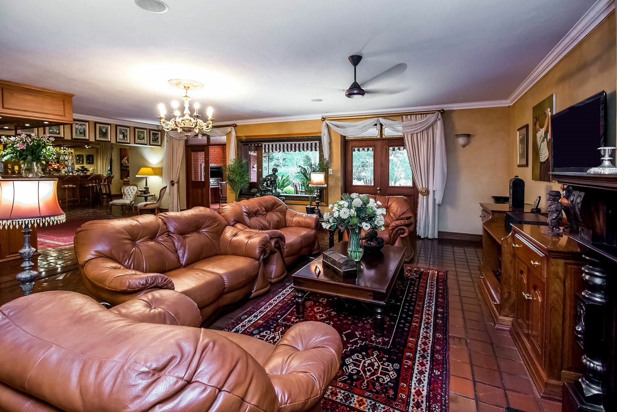 The Woodpecker Inn Преторія Екстер'єр фото